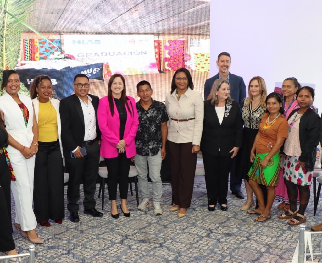 APLAFA recibe reconocimiento de HIAS Panamá por su apoyo en proyecto de salud en la comarca Emberá-Wounaan saveclip.app 683995735 17998084487938995 7070279511915662743 n